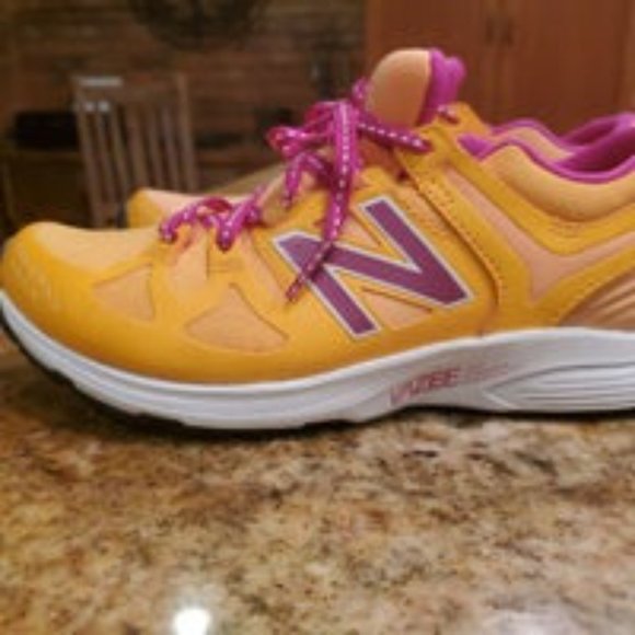 New Balance Vazee Agility Sneakers - Picture 3 of 9